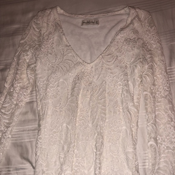 Tight fit, white lace blouse - Picture 2 of 2